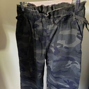 Camo pants (BNWT)